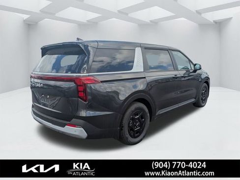 New 2026 Kia Carnival LX FWD image 3