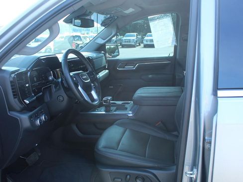 Used 2024 GMC Sierra 1500 SLT w/ SLT Premium Plus Package AWD/4WD image 11
