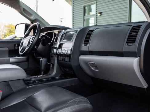 Used 2020 Toyota Sequoia SR5 image 45