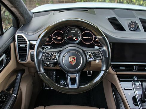 Used 2019 Porsche Cayenne Turbo AWD/4WD image 27