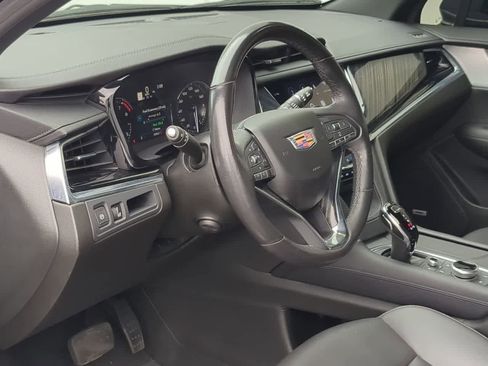 Used 2024 Cadillac XT6 Premium Luxury image 10