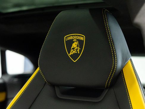 Used 2024 Lamborghini Urus S AWD/4WD image 27
