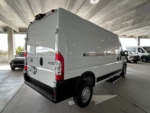 Used 2025 RAM ProMaster 2500 w/ Convenience Group image 5