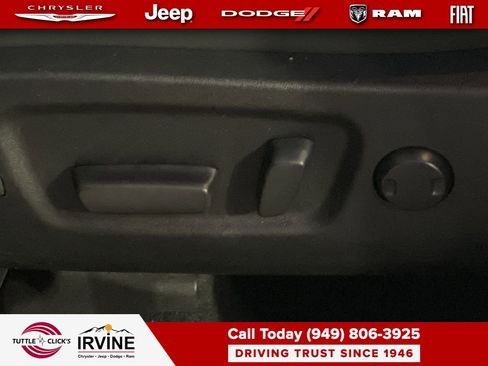 Used 2019 Toyota Highlander XLE image 22