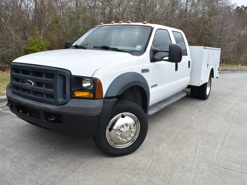 Used 2006 Ford F450 4x4 Crew Cab Super Duty image 2