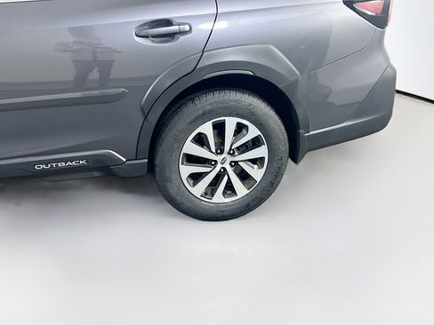 Used 2023 Subaru Outback Premium image 29