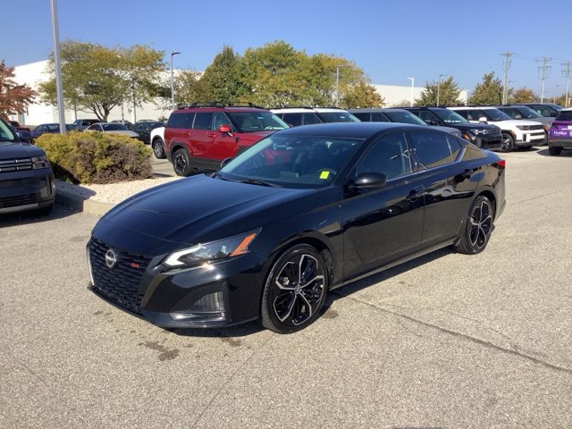 Used 2023 Nissan Altima 2.5 SR FWD image 1