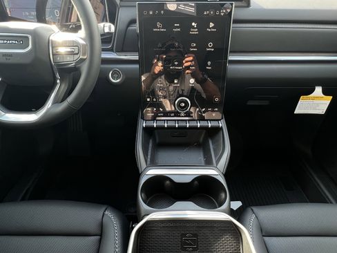 New 2026 GMC Terrain Denali w/ LPO, Floor Liner Package image 17