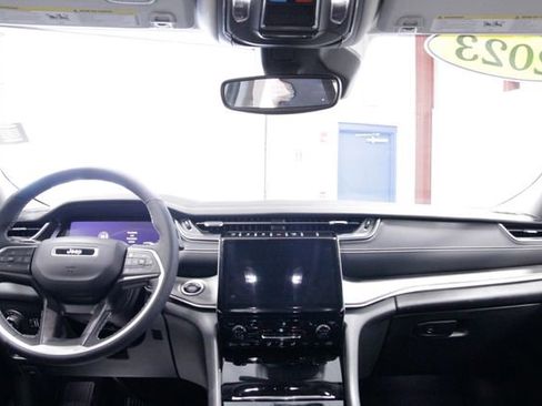 Used 2023 Jeep Grand Cherokee L Limited w/ Trailer Tow Group (B) image 16