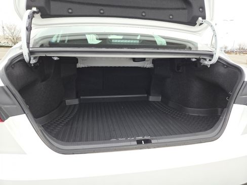 Used 2025 Toyota Camry SE w/ Convenience Package image 17