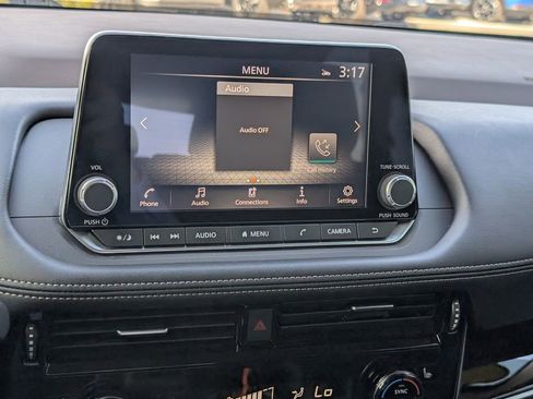 Used 2023 Nissan Rogue SL image 26