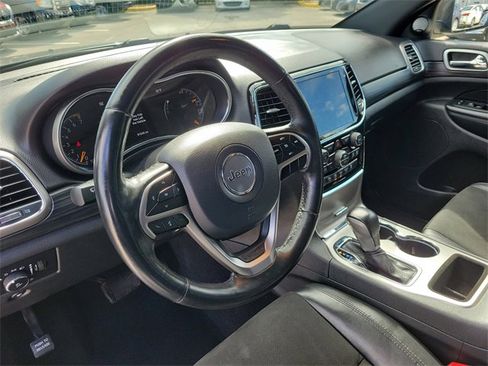 Used 2019 Jeep Grand Cherokee Altitude image 21