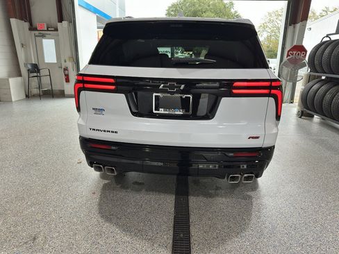 New 2026 Chevrolet Traverse RS w/ LPO, Floor Liner Package image 5