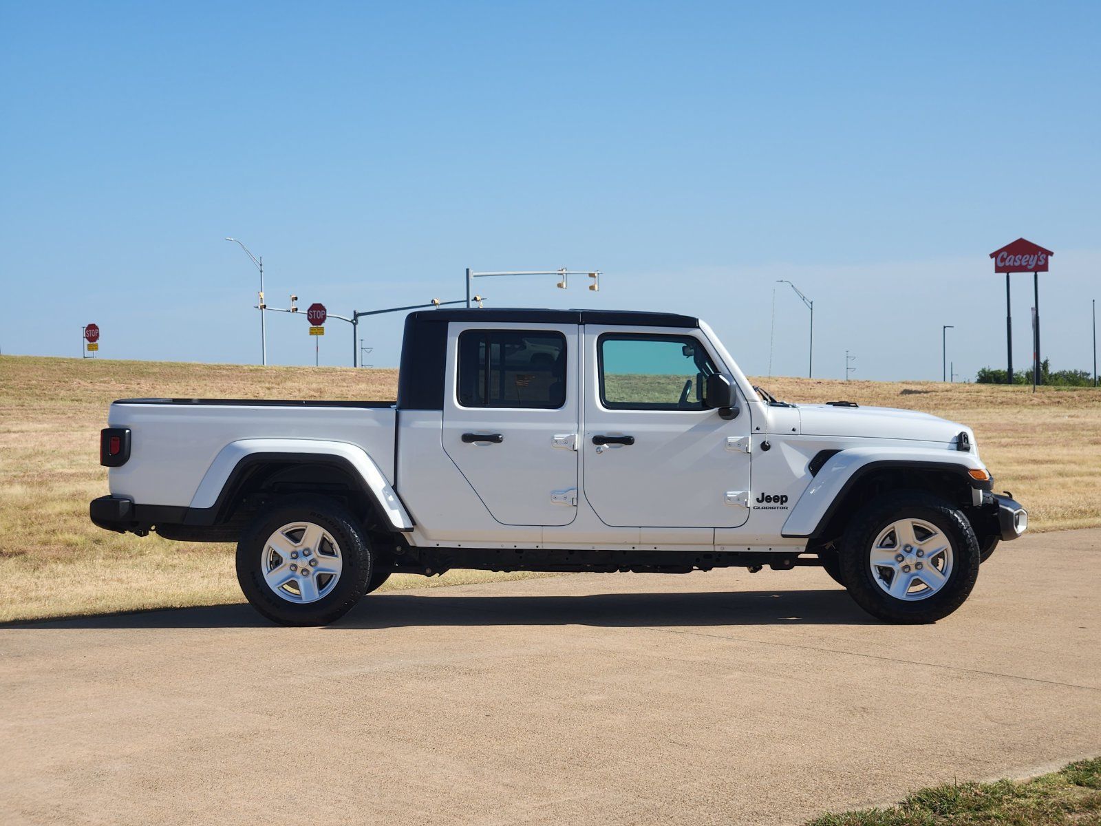Used 2022 Jeep Gladiator Sport AWD/4WD image 7