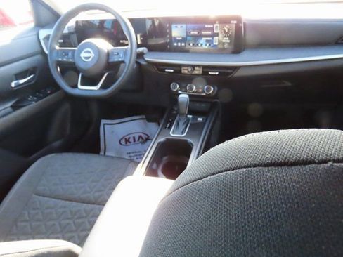 Used 2025 Nissan Kicks SV image 14