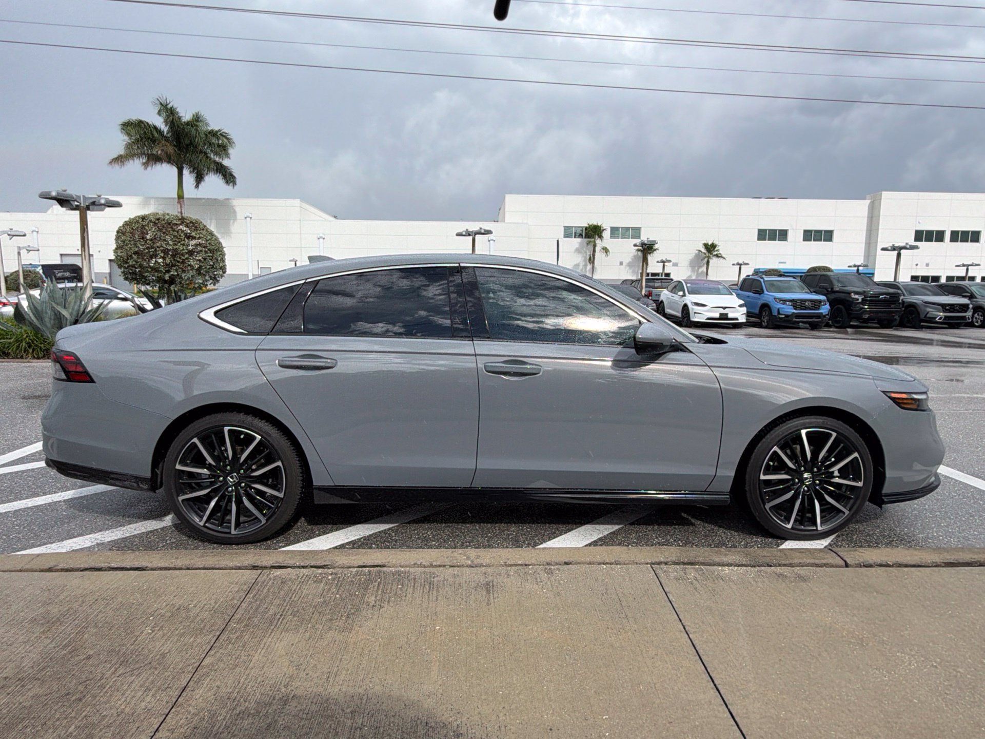 Used 2024 Honda Accord Touring image 4