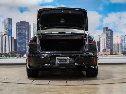 New 2026 BMW 740i xDrive image 12