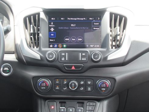 Used 2020 GMC Terrain SLT w/ Preferred Package FWD image 15