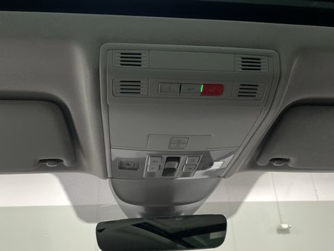 New 2025 Volkswagen Taos SEL image 15