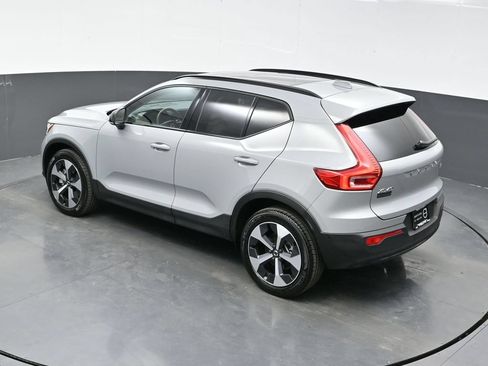 Certified 2026 Volvo XC40 B5 Plus w/ Protection Package Premier AWD/4WD image 38