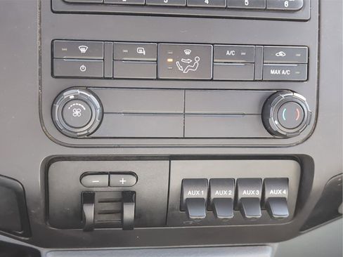 Used 2014 Ford F450 XL w/ Power Equipment Group image 13