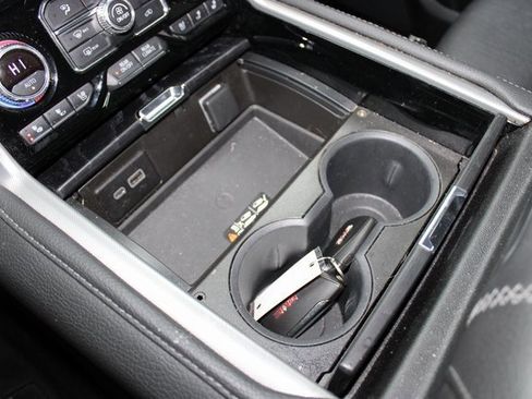 Used 2021 GMC Yukon XL Denali image 30