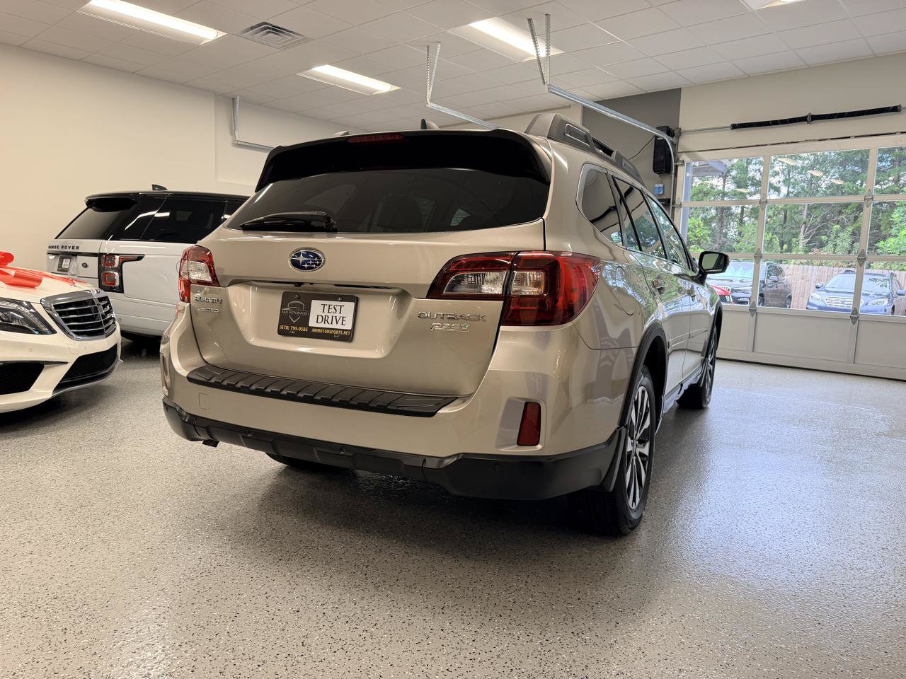 Used 2017 Subaru Outback 2.5i Limited AWD/4WD image 6