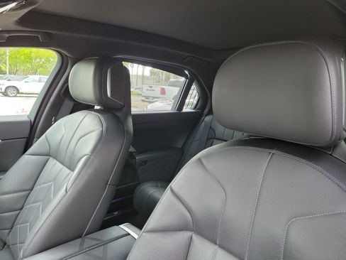 Used 2023 BMW 760i xDrive w/ Luxury Rear Seating Package AWD/4WD image 19