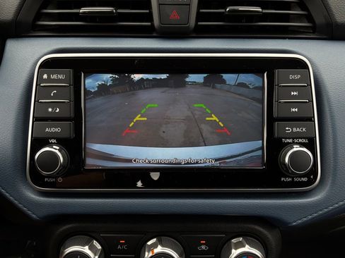 Used 2025 Nissan Versa SV FWD image 27
