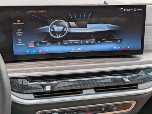 Used 2024 BMW X5 xDrive40i w/ Premium Package image 26