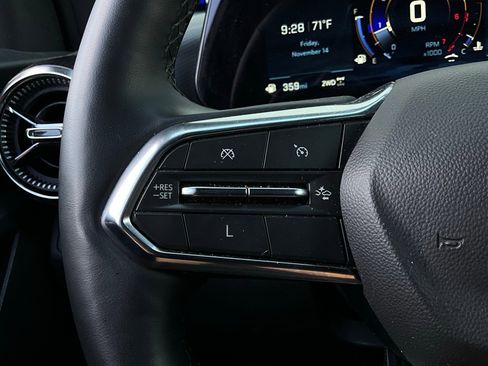 Used 2025 Chevrolet Equinox LT image 32