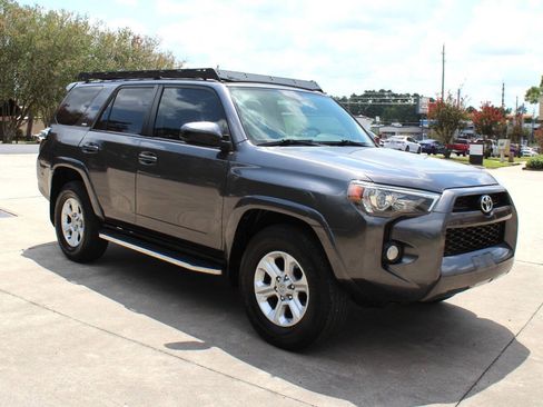 Used 2016 Toyota 4Runner SR5 RWD image 2
