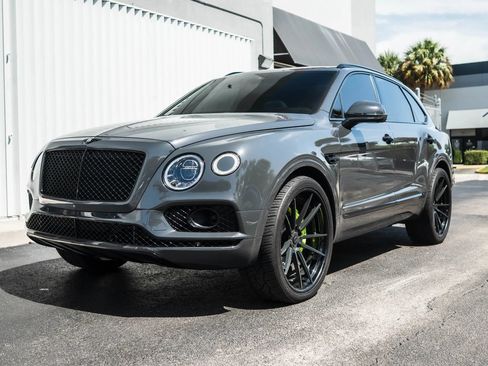 Used 2018 Bentley Bentayga AWD/4WD image 4