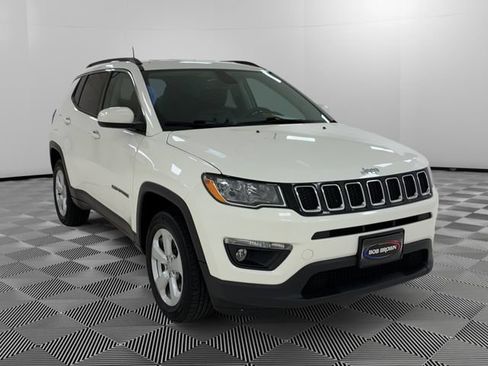 Used 2019 Jeep Compass Latitude w/ Popular Equipment Group AWD/4WD image 7
