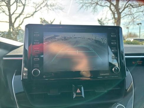 Used 2021 Toyota Corolla LE image 22