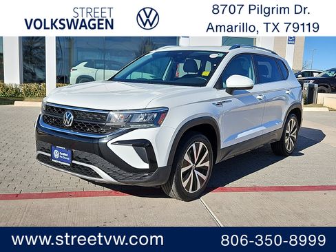 Certified 2022 Volkswagen Taos SE w/ IQ.Drive SE Package image 1