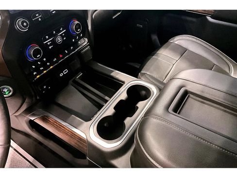 Used 2019 Chevrolet Silverado 1500 High Country AWD/4WD image 19