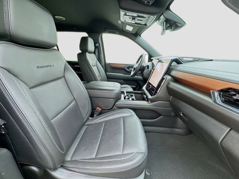 Used 2025 GMC Yukon Denali image 20