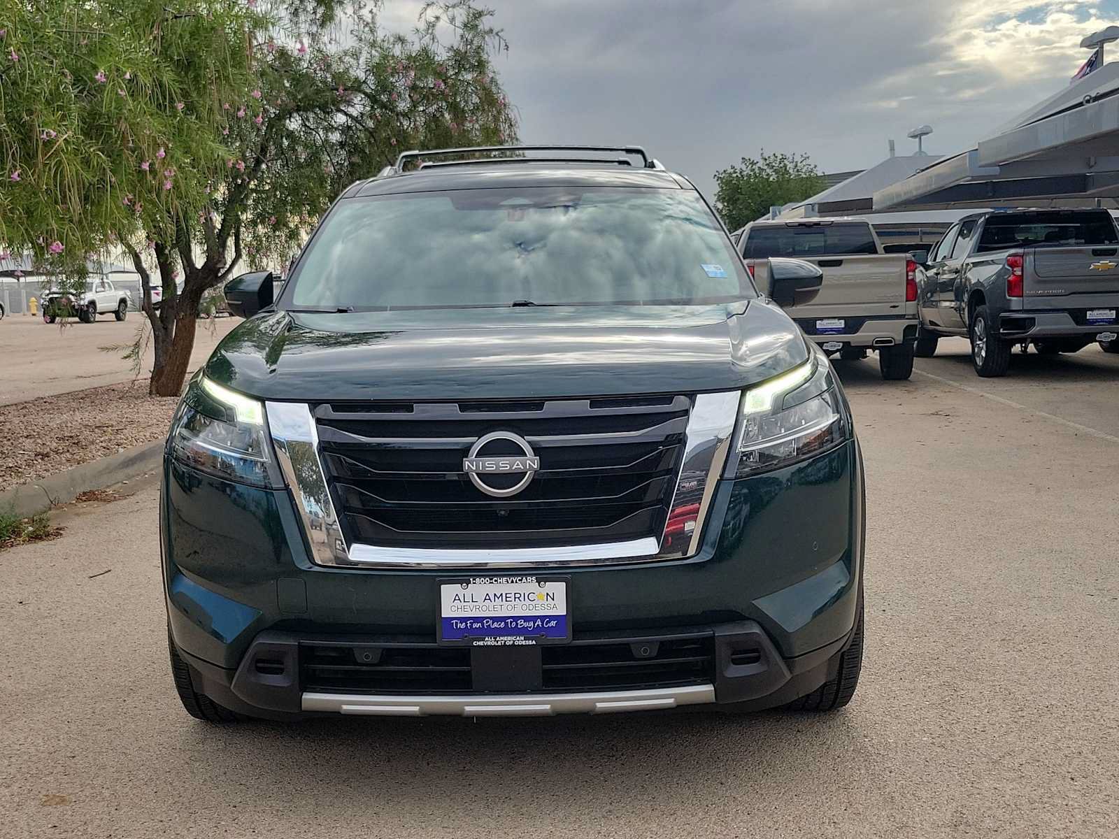 Used 2023 Nissan Pathfinder SL FWD image 3