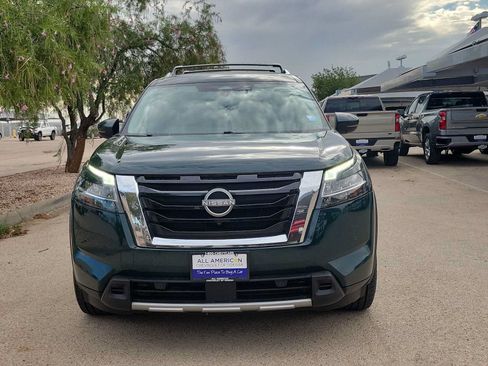 Used 2023 Nissan Pathfinder SL FWD image 3