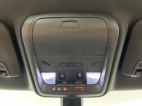 Used 2017 Cadillac XT5 Luxury FWD image 28