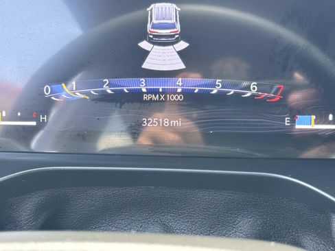 Used 2023 Jeep Grand Cherokee L Laredo RWD image 27