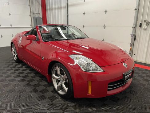 Used 2007 Nissan 350Z Enthusiast RWD image 4