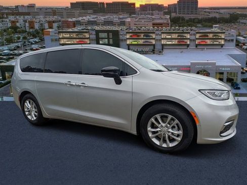 New 2026 Chrysler Pacifica Select image 31