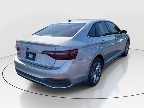 Certified 2023 Volkswagen Jetta SE w/ Panoramic Sunroof Package FWD image 32