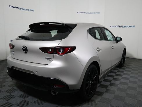 New 2026 MAZDA MAZDA3 Hatchback w/Premium Plus Pkg image 4