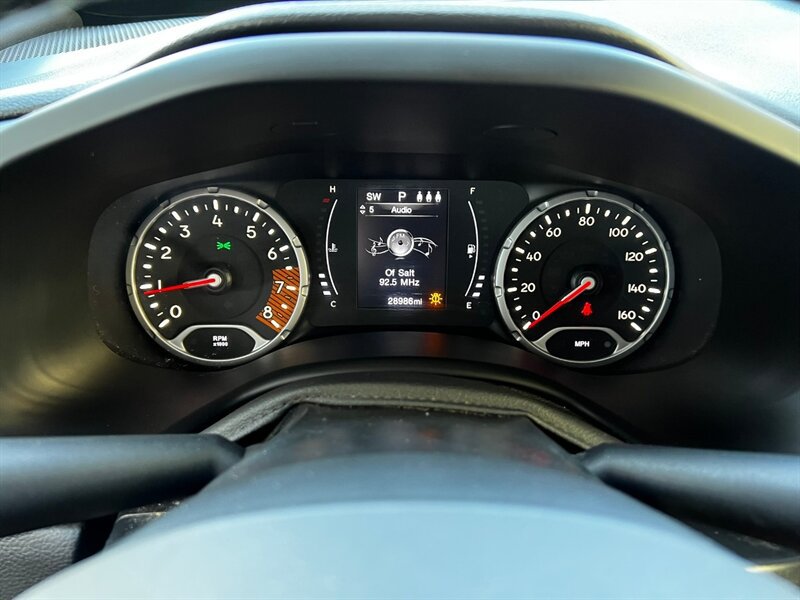 Used 2019 Jeep Renegade Latitude w/ Safety & Security Group II AWD/4WD image 27