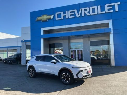 New 2026 Chevrolet Equinox EV LT image 1