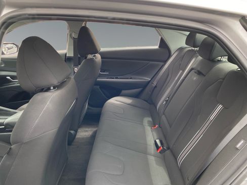 Used 2025 Hyundai Elantra SEL FWD image 13
