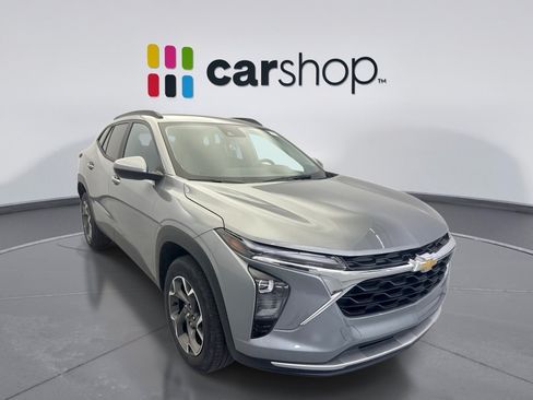 Used 2024 Chevrolet Trax LT w/ Driver Confidence Package FWD image 7